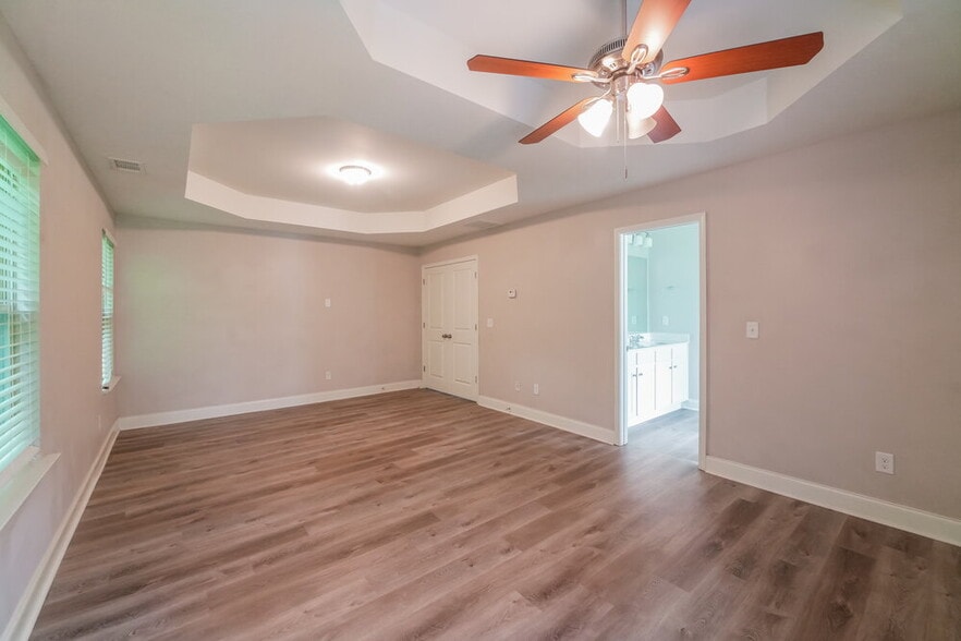 Building Photo - 313 Kenmore Ct