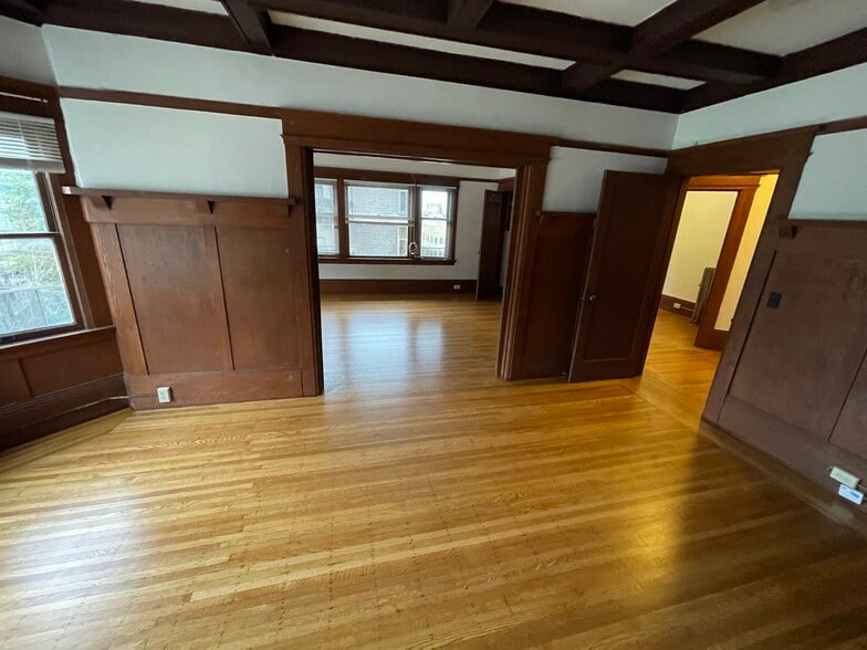 Building Photo - 2523 Ridge Rd