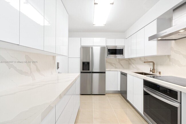 Building Photo - 6770 Indian Creek Dr