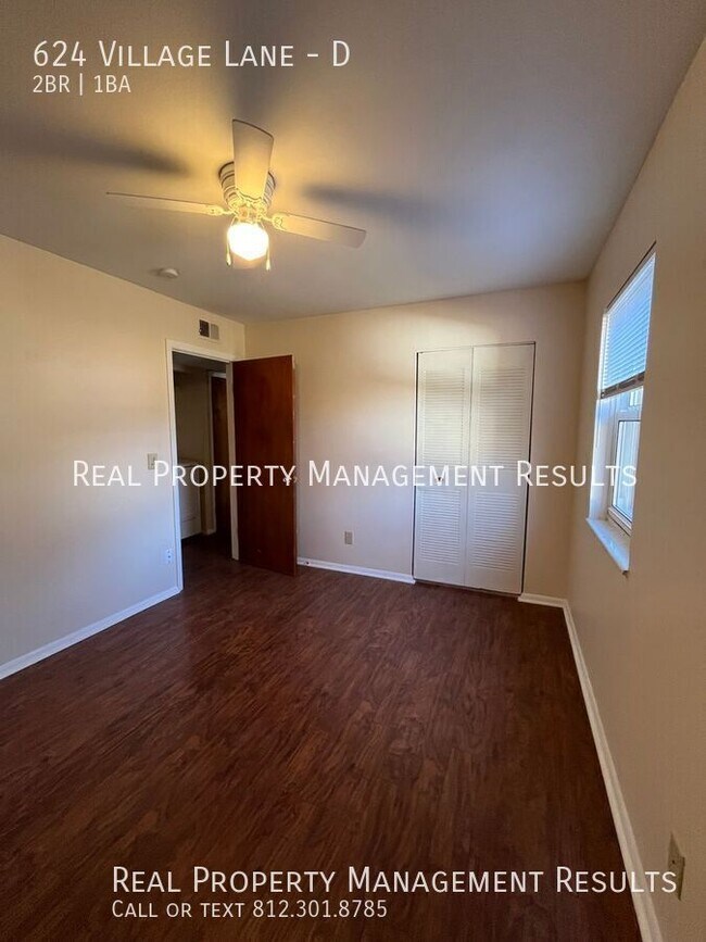 Building Photo - 624 Village Ln