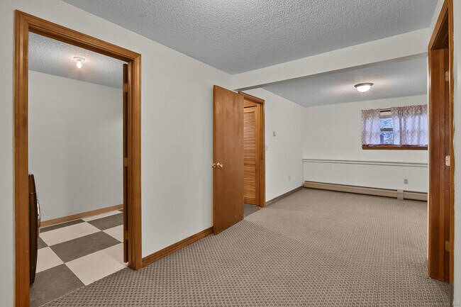 Building Photo - 129 Dowd Ave