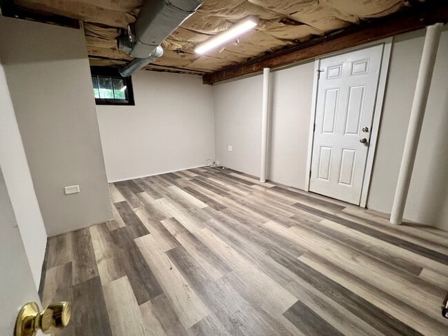 Building Photo - 51 Alger Ave
