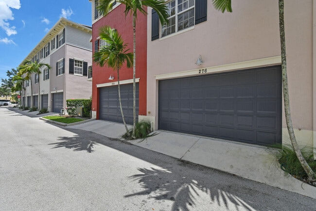 Building Photo - 276 Quarry Knoll Way