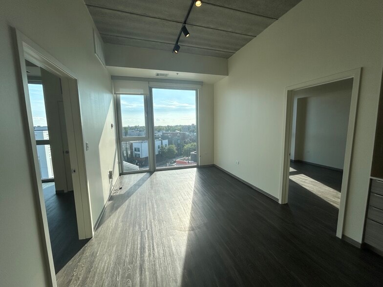 Building Photo - 1877 N Milwaukee Ave