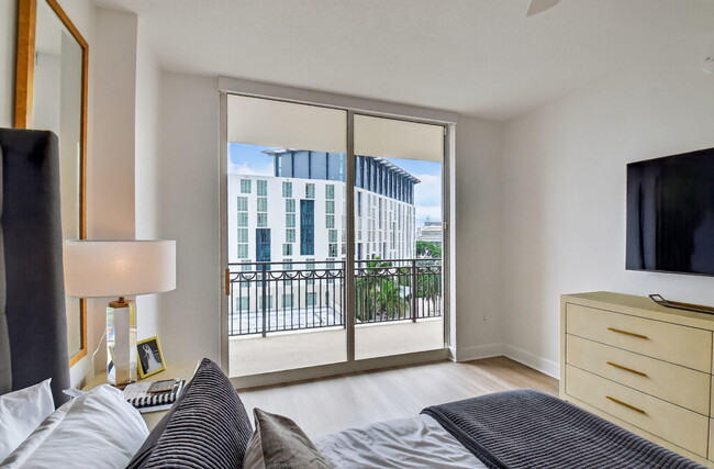 Building Photo - 550 Okeechobee Blvd