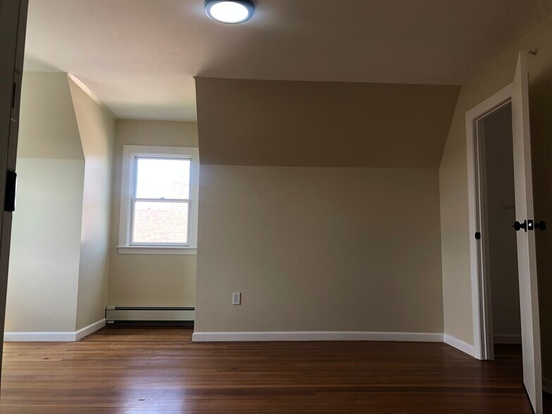 Building Photo - 385 Palisade Ave