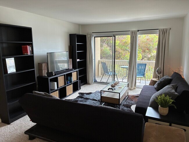 Building Photo - 1775 Diamond St