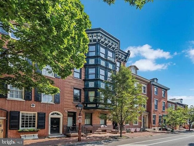 Building Photo - 231 Pine St