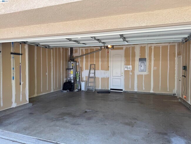Building Photo - 5168 Academy Rd