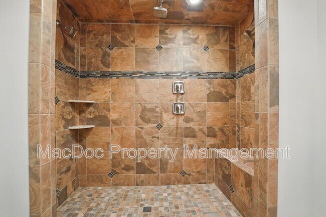 Building Photo - 11402 Chivalry Chase Ln
