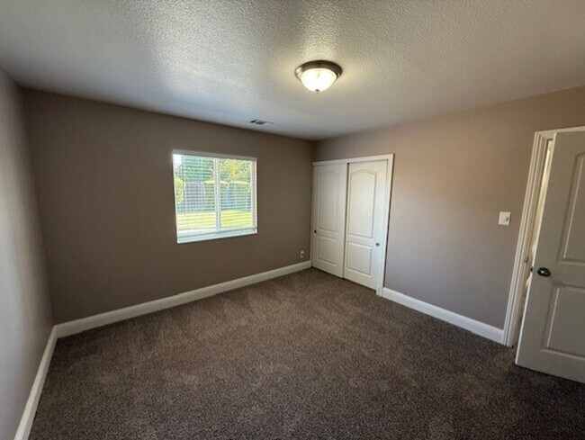 Building Photo - Charming 3 Bedroom, 1 Bath home in the Cam...