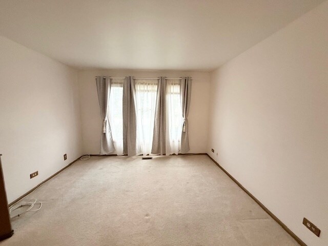 Building Photo - 1811 Fox Run Dr