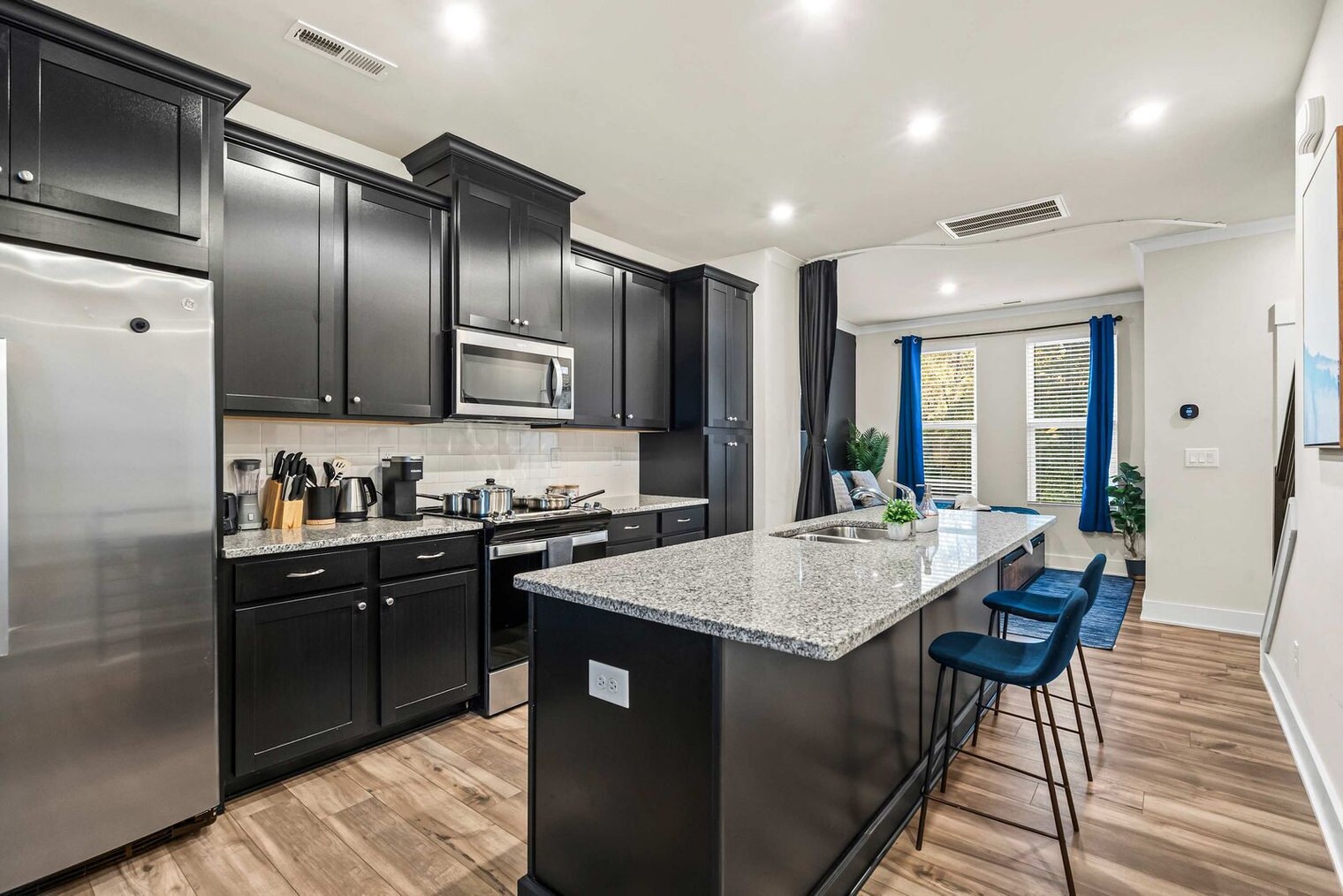 Building Photo - 3019 Jolene Ct