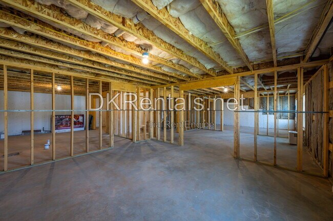 Building Photo - 7095 Evening Dew Dr