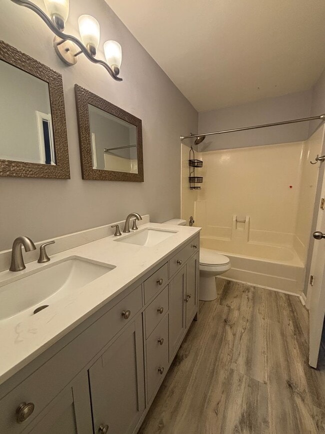 Building Photo - 7203 Woods Crossing Dr