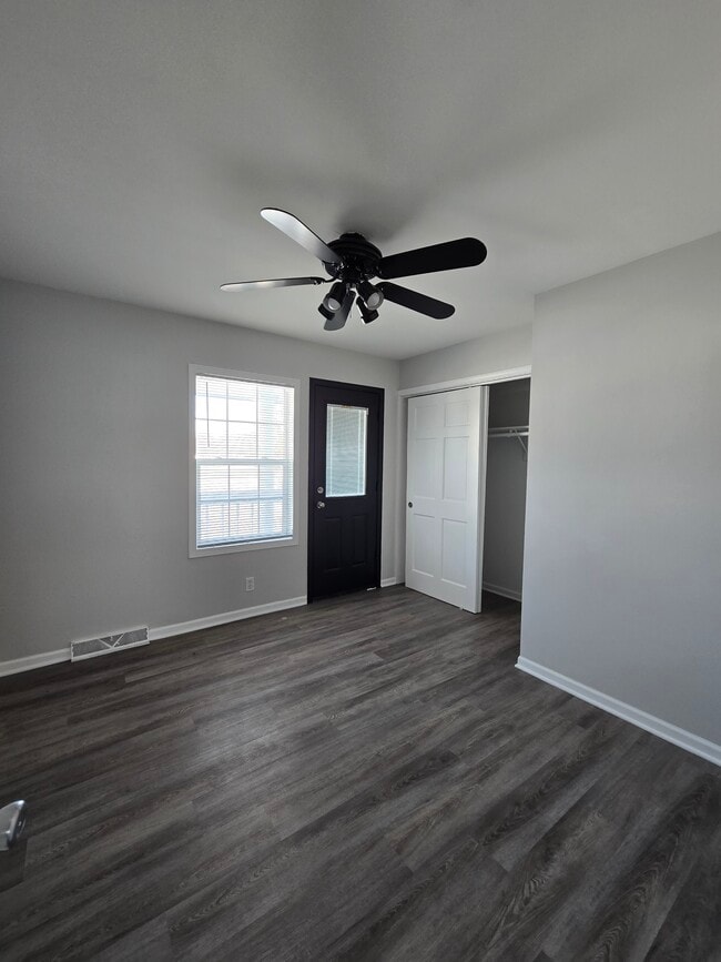 Building Photo - 5839 S Illinois Ave