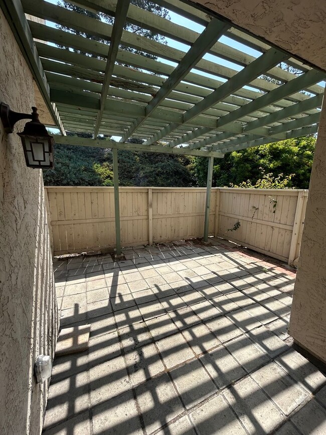 Building Photo - 10169 Caminito Jovial