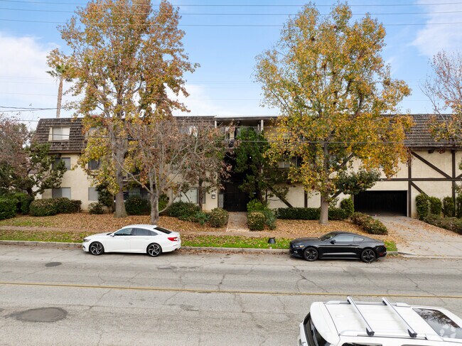 2052 Meridian Ave - 2050 Meridian