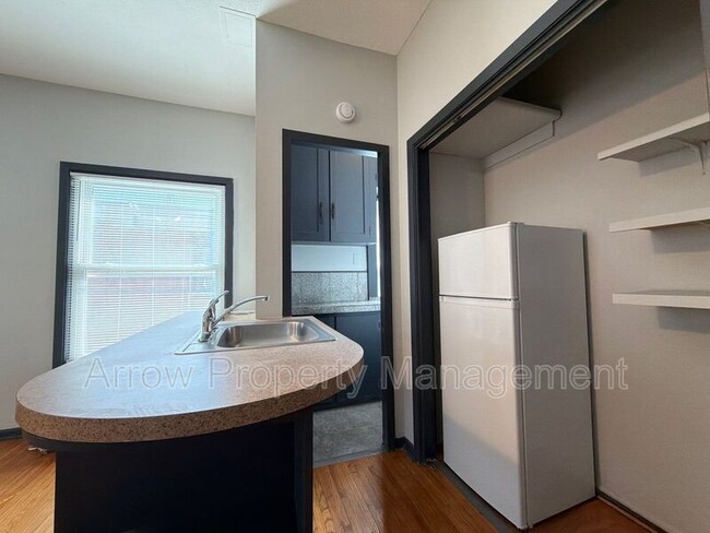 Building Photo - 1414 C St