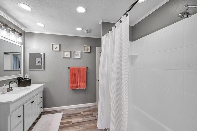 Building Photo - 6421 Drexel Dr