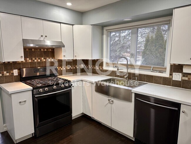 Building Photo - 13808 Frontier Ln