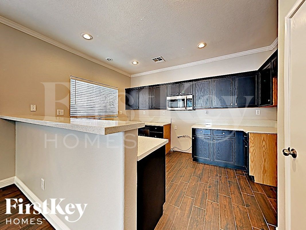 Building Photo - 4714 English Lavender Ave