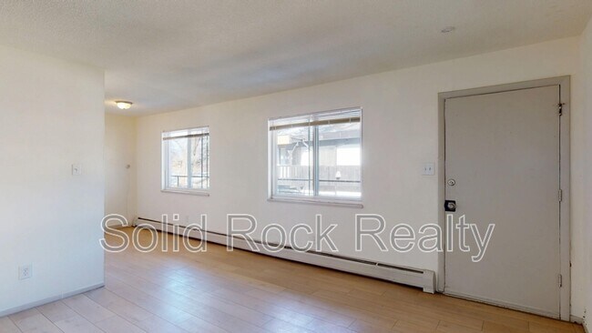 Building Photo - 1411 S Corona Ave