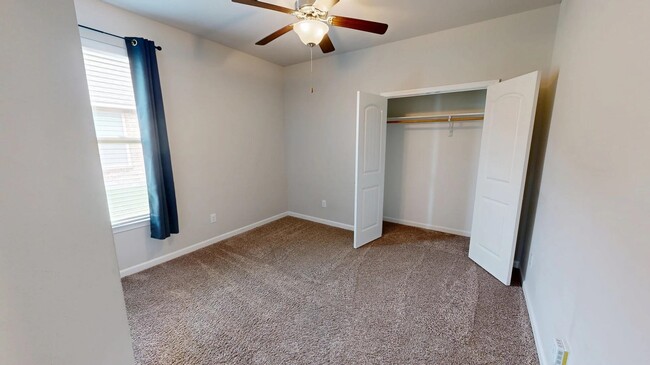 Building Photo - 3139 Crest Ln