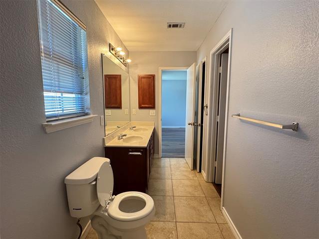 Building Photo - 6909 Planters Row Dr