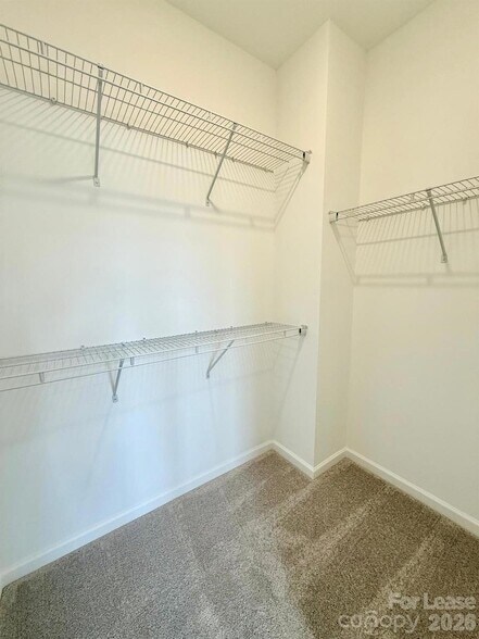 Building Photo - 206 Silver Fleet Dr
