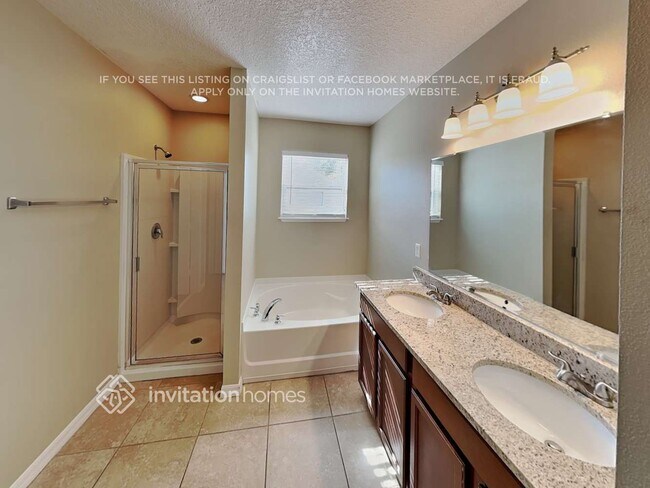 Building Photo - 942 Grapewood St