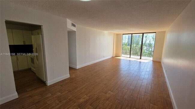 Building Photo - 18151 NE 31st Ct