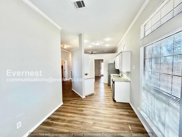 Building Photo - 1029 Matthew St