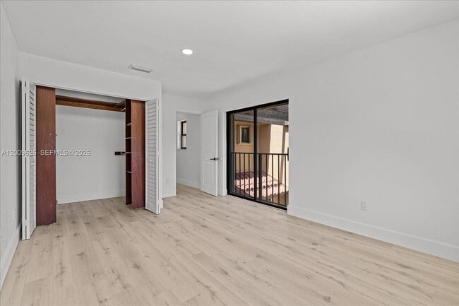 Building Photo - 3737 Alcantara Ave