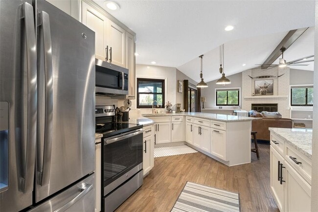 Building Photo - 10911 Victoria Arbor Way