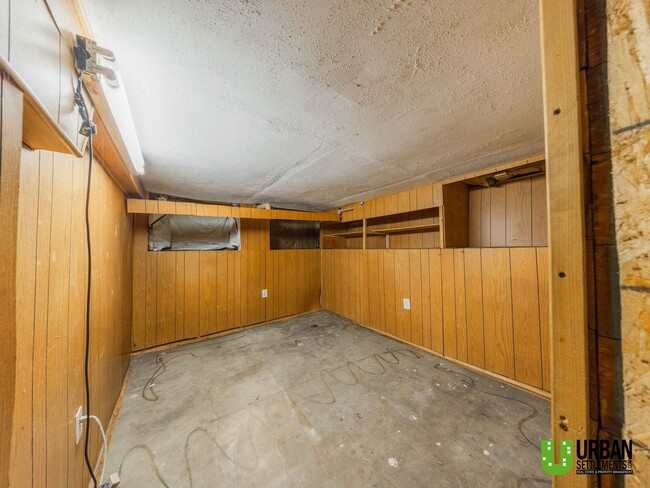 Building Photo - Spacious 4-Bedroom Home with 2-Car Garage, Basement Storage & Flexible Living Space in North Spokane