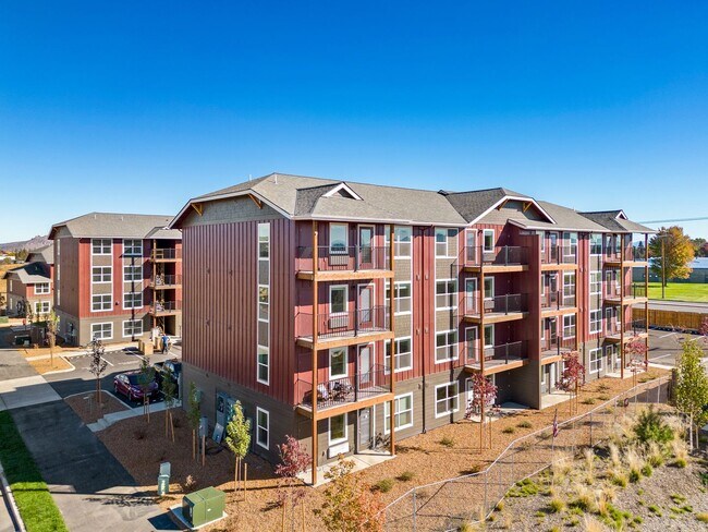 Building Photo - Summer Savings are Here! $500 Rent Credit ...
