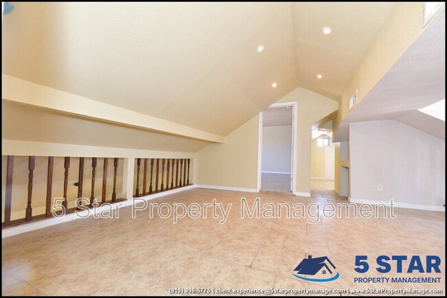 Building Photo - 908 Bolivia St