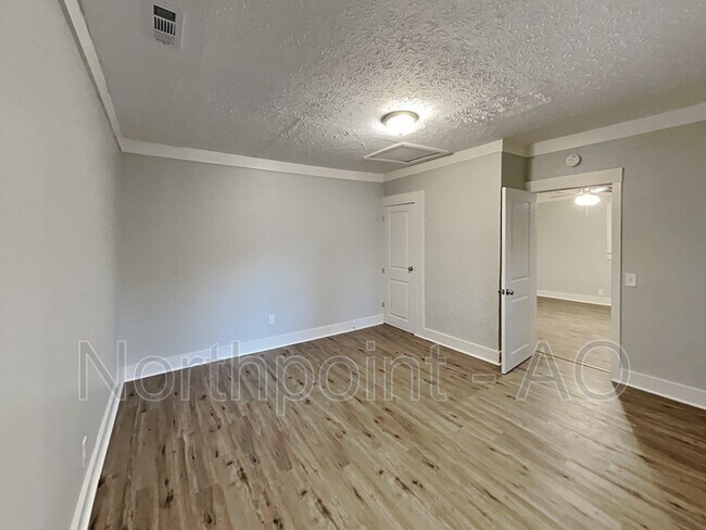 Building Photo - 6491 Camp St
