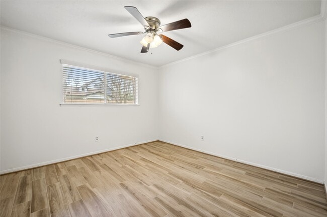 Building Photo - 2159 River Village Dr