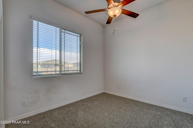 Building Photo - 8736 N Peaceful Vly Wy