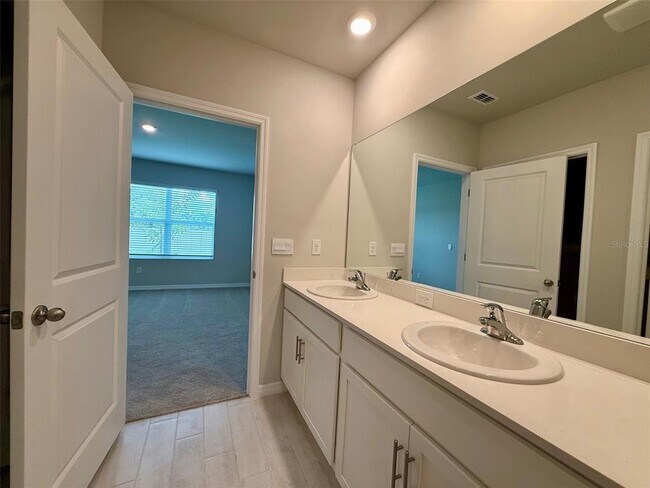 Building Photo - 9404 Sunbeam Cir