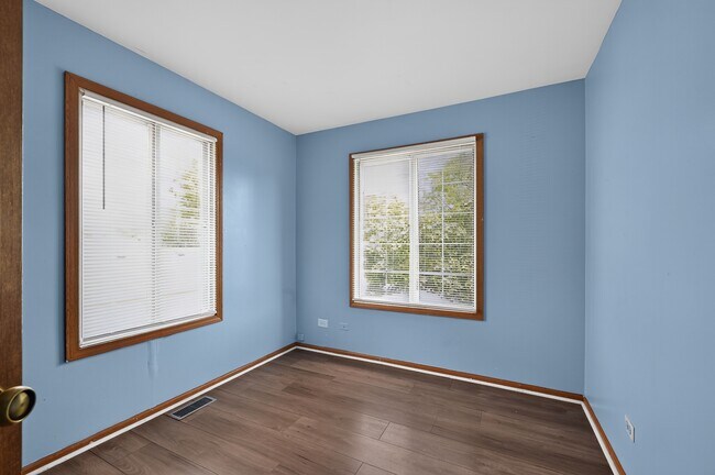 Building Photo - 1371 Andover Dr