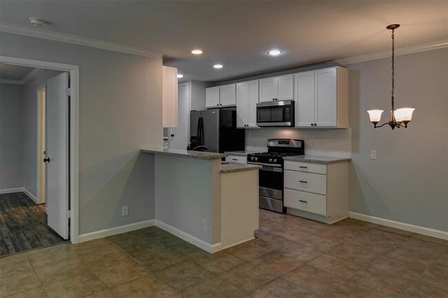 Building Photo - 800 Osage Dr