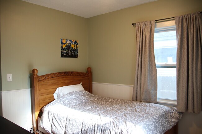 Building Photo - 2034 Warren Rd