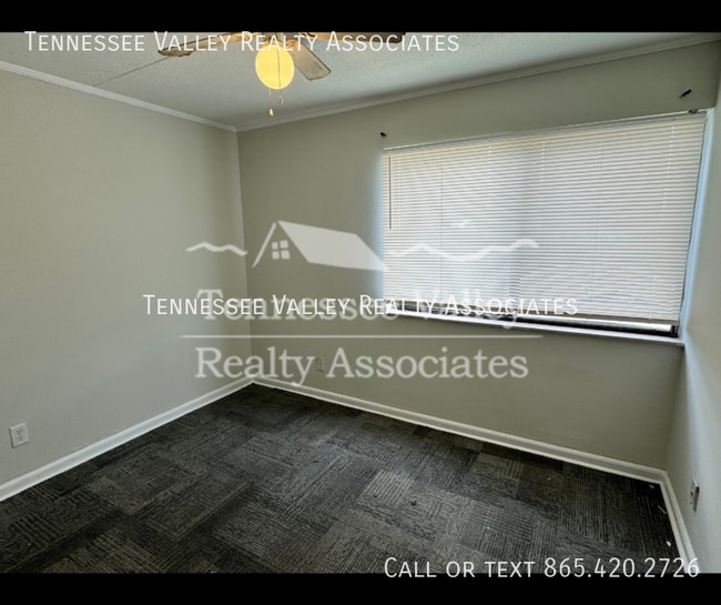 Building Photo - 2718 Painter Ave SW