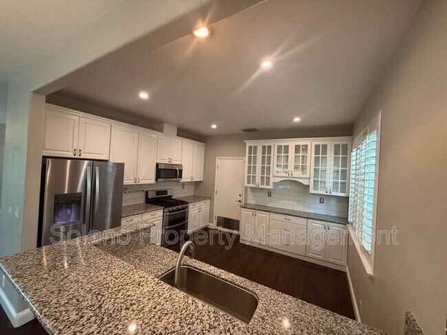 Building Photo - 532 Blarney Cir