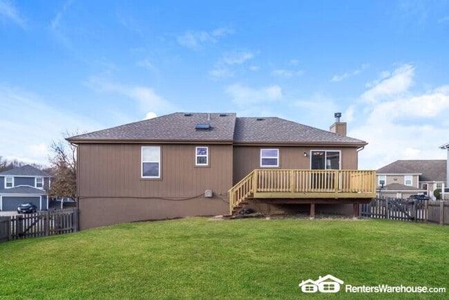 Building Photo - 3 Bed 2.5 Bath Home For Rent In Shoal Cree...