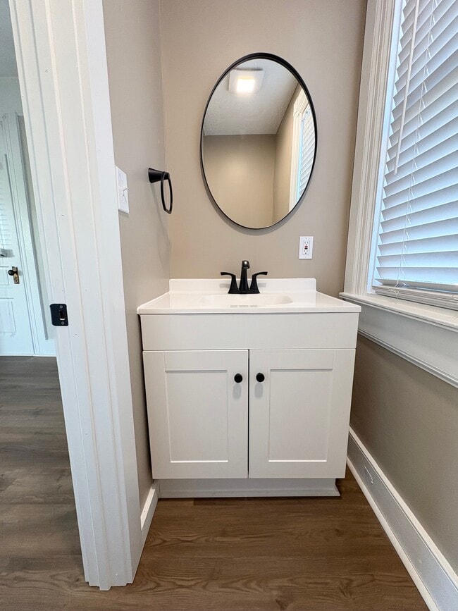 Building Photo - 102 N Baltimore St