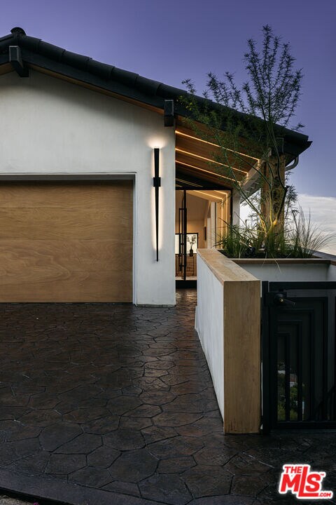 Building Photo - 7866 Fareholm Dr